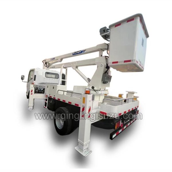 700P/NPR 4x2 Manlift Truck