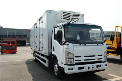 Thermo King Refrigerator Truck With  700P Chassis